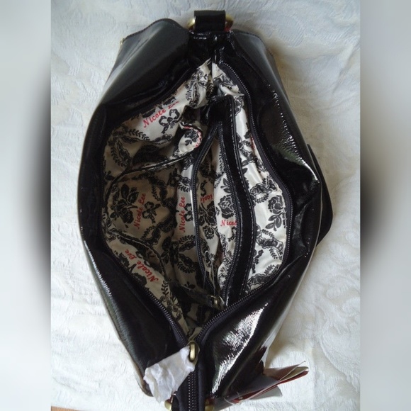 **SOLD** Nicole Lee Hand Shoulder Bag Faux Fur - Picture 3 of 7